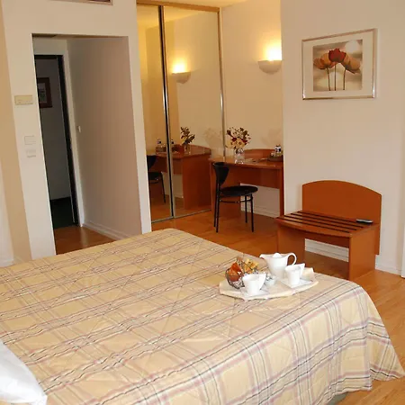 Demeures Et Chateaux L'abbaye Caladoise - Anciennement Ferme Du Poulet 3* Villefranche-sur-Saone