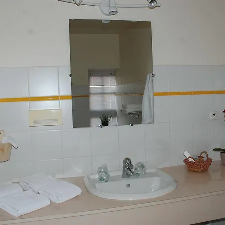 Demeures Et Chateaux L'abbaye Caladoise - Anciennement Ferme Du Poulet 3*